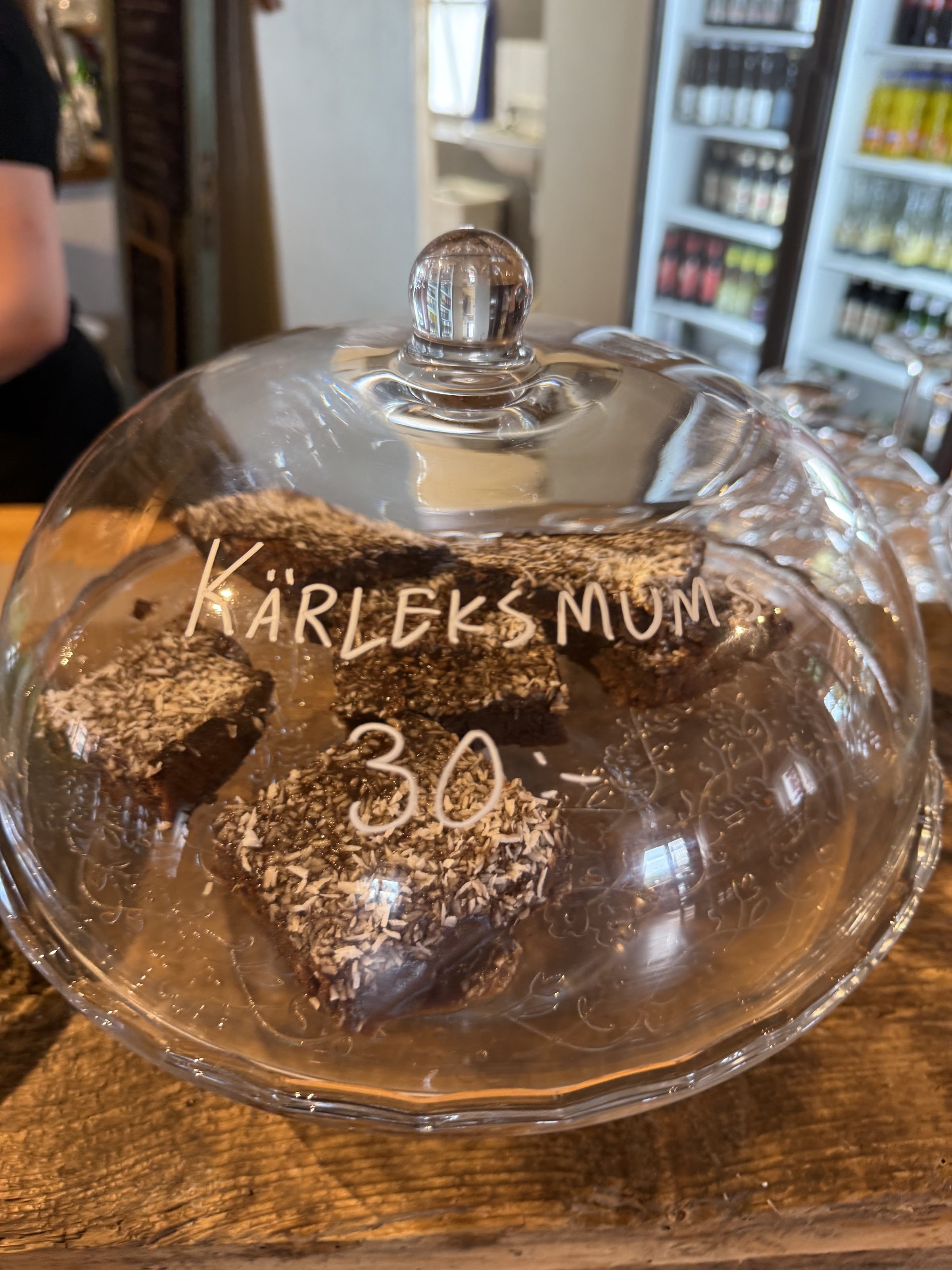 Resturang / kafé Mobolet (Mobolets gård)